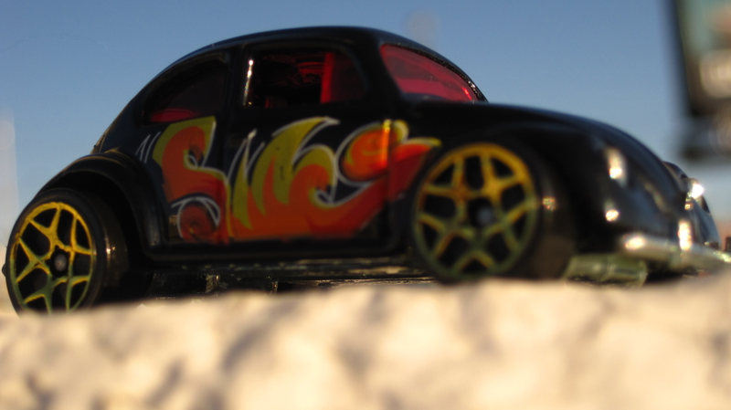 Illustration for article titled Sunlit Sunday: VW Bug.